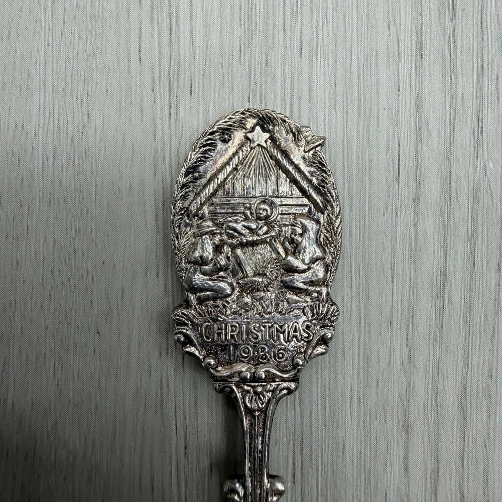 Christmas 1986 Commemorative Spoon Nativity Scene Finial Vintage - Picture 2 of 3